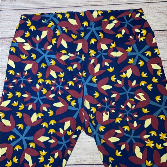 New Lularoe TC Leggings Bundle. - Picture 2 of 9